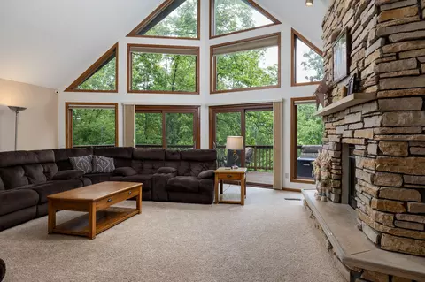n1440 Red Oaks Drive, Shelby, WI 54601