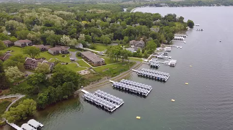 1070 S Lake Shr #A1-5, Lake Geneva, WI 53147
