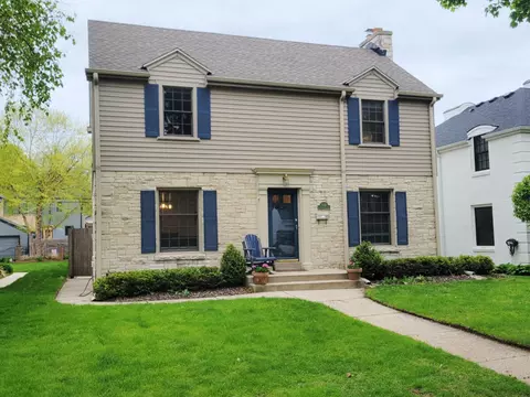 5418 N Shoreland, Whitefish Bay, WI 53217