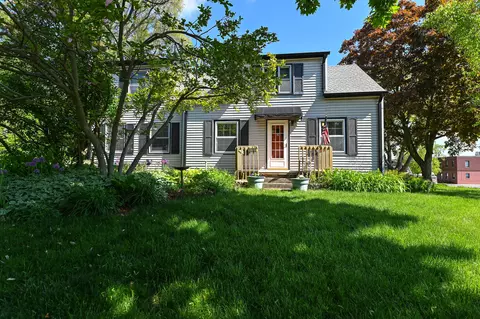 10906 W W Wls, Wauwatosa, WI 53226