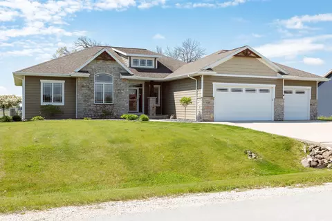w2389 South Kapur Drive, Sheboygan Falls, WI 53085