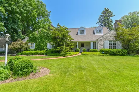6570 N N Riv, Glendale, WI 53217