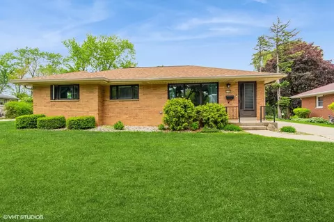 2590 S 91st, West Allis, WI 53227