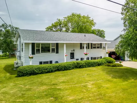717 N Water, Watertown, WI 53098