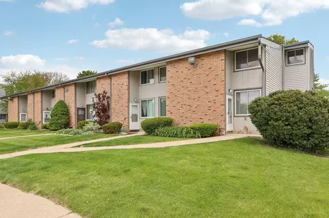 1518 Big Bnd #H, Waukesha, WI 53189