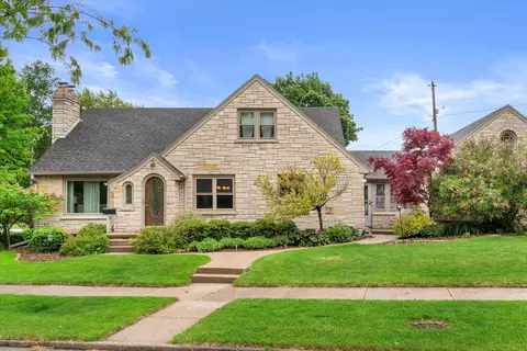 2433 S 52nd, West Allis, WI 53219