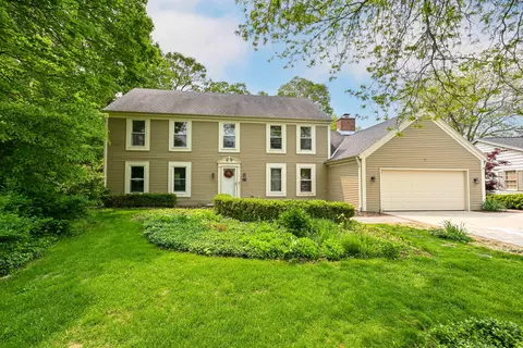 3627 W Chantilly, Mequon, WI 53092