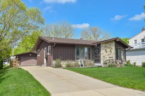 917 S 120th, West Allis, WI 53214