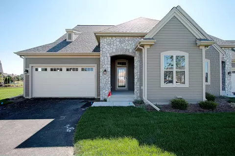 1626 Belmont #27, Oconomowoc, WI 53066