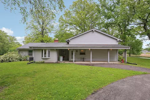 954 N Dousman, Summit, WI 53066