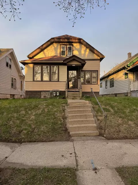 3860 N 24th, Milwaukee, WI 53206