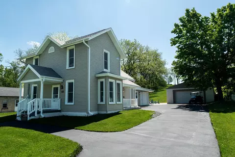 430 Prospect, Pewaukee, WI 53072