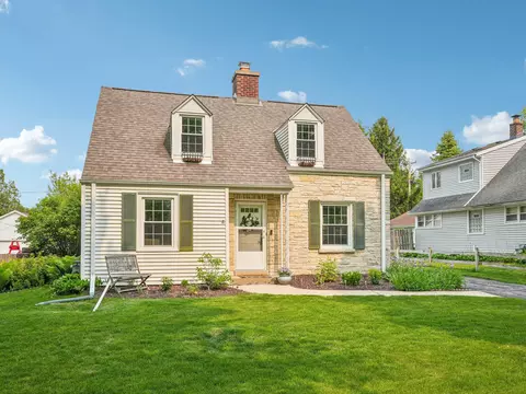 8330 N Whitney, Fox Point, WI 53217