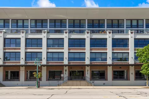 311 Erie #316, Milwaukee, WI 53202