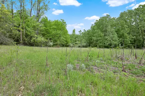 1804 Shalom, Farmington, WI 53090