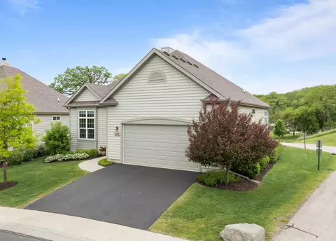 127 Lake Vis, Fontana, WI 53125