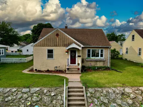 1522 Barlow, La Crosse, WI 54601