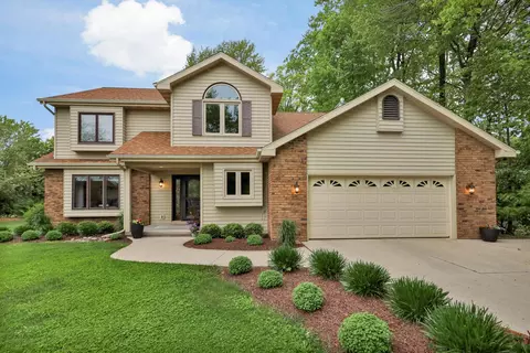 2132 Hunters Rdg, Manitowoc, WI 54220