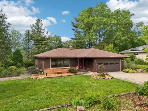 340 W Page, Elkhorn, WI 53121