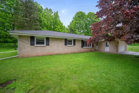 5800 Schneider, West Bend, WI 53095