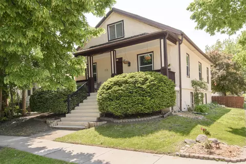 2203 S 69th, West Allis, WI 53219