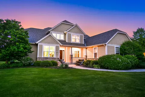 1781 River Lks, Oconomowoc, WI 53066
