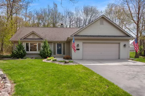 w241n7522 N Woodsview, Sussex, WI 53089
