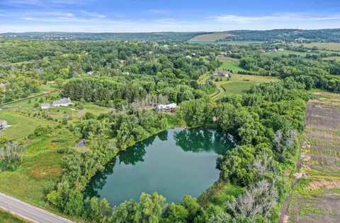w289s2990 Road Dt, Genesee, WI 53188