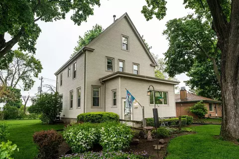 4800 W Midland, Greenfield, WI 53219