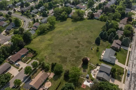 Lt1 Dandelion, West Bend, WI 53090