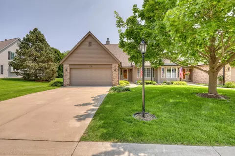 630 S Stonehedge #A, Brookfield, WI 53045