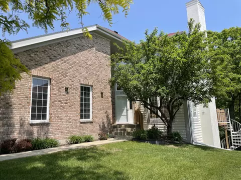 1537 Highland #8-52, Geneva, WI 53147