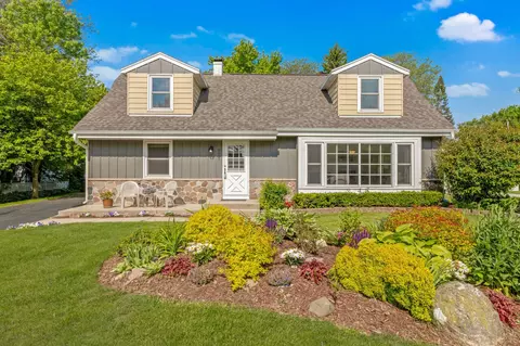 6037 N Elm Tree, Glendale, WI 53217