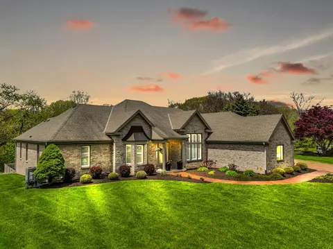 8 Lake Pointe, Wind Point, WI 53402