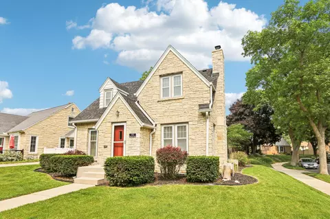 2912 N 67th, Milwaukee, WI 53210