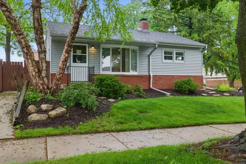 2507 S 94th, West Allis, WI 53227