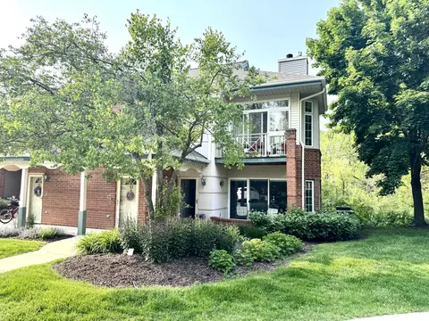 18920 Toldt Woods #10, Brookfield, WI 53045