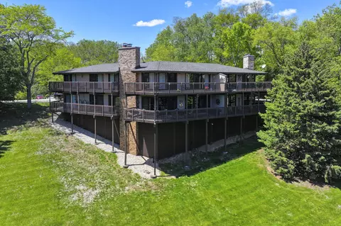 940 Alpine #01, Fontana, WI 53125