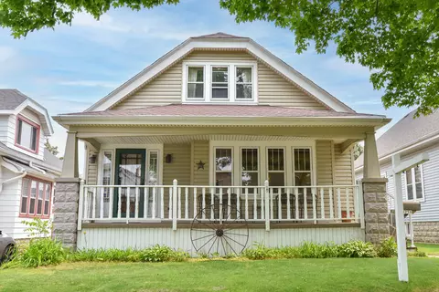 3256 S 10th, Milwaukee, WI 53215