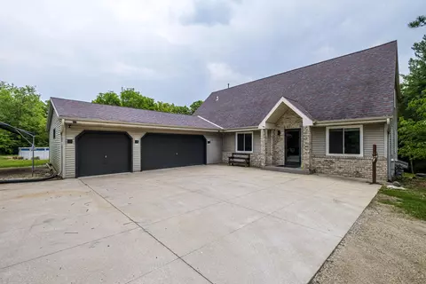 s93w31160 County Road Nn, Mukwonago, WI 53149