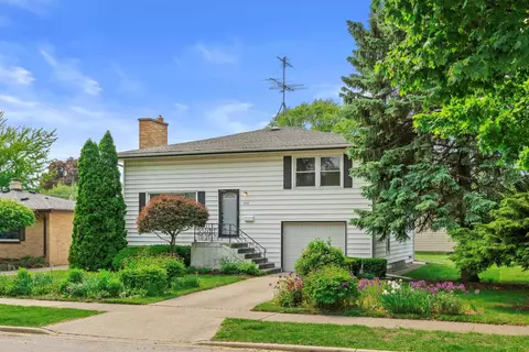 2712 Lincoln, Kenosha, WI 53143