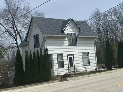 1810 Washington, Cedarburg, WI 53012