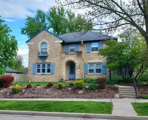 2201 E Jarvis, Shorewood, WI 53211
