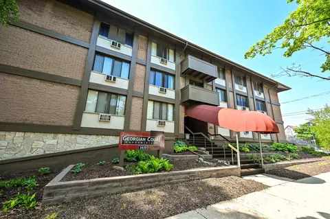 2025 E Greenwich #108, Milwaukee, WI 53211