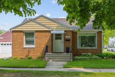 1304 Mead, Sheboygan, WI 53081