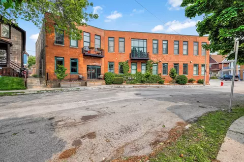 306 E Lincoln #4, Milwaukee, WI 53207