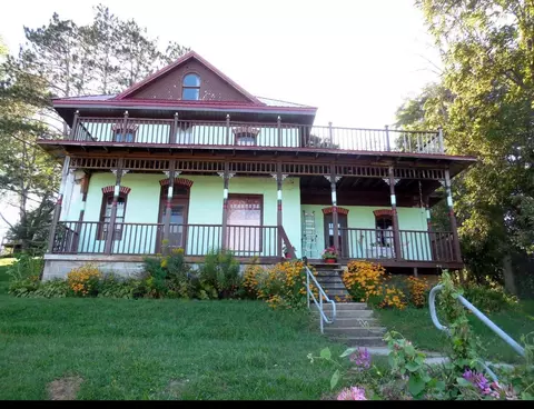 113 S Main, Elroy, WI 53929