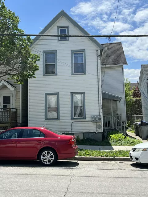 1139 E Kane #1139A, Milwaukee, WI 53202