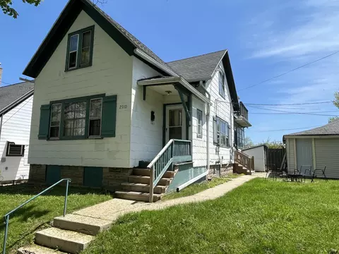 2910 S Ellen, Milwaukee, WI 53207