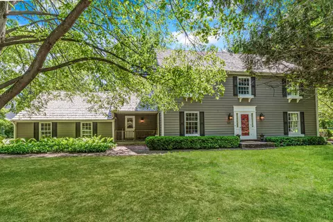 310 White Pne, Delafield, WI 53018